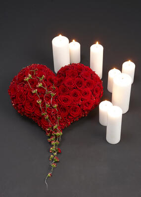 9_sorg_roser_rode_lys_hjerte